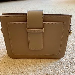 Cross body/ Clutch (Interchangeable)